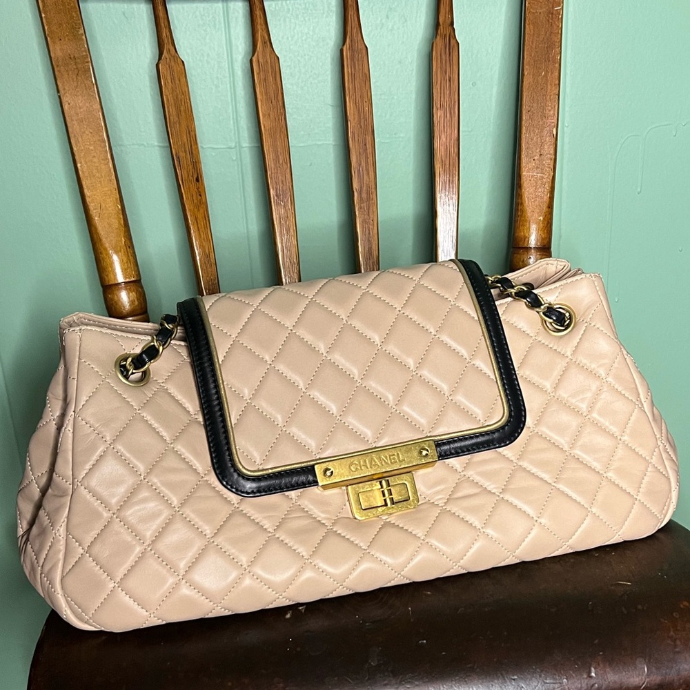 Chanel Sac Accordion Beige Black Gold Rare